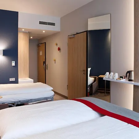 Express - By Ihg Отель
