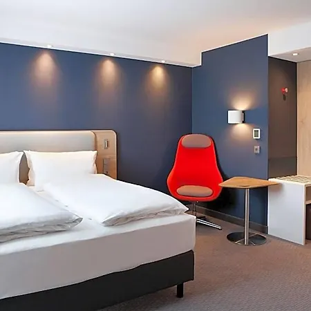 מלון Express - By Ihg