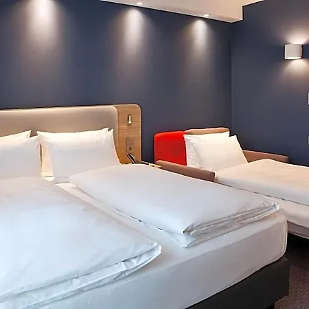 Express - By Ihg מלון